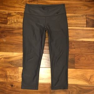 Nike Cropped Leggings